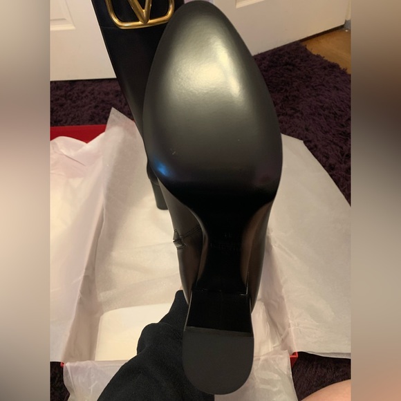 Valentino Garavani Black Boots with Gold Accent - Picture 6 of 7